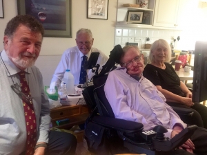 Foto dei ricercatori con Stephen Hawking