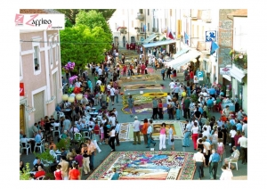Poggio Moiano: la 55&ordf; infiorata artistica chiude tra petali, majorette