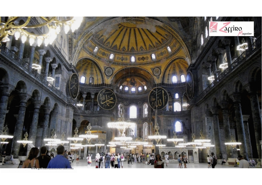 Istanbul, Santa Sofia ritorna moschea